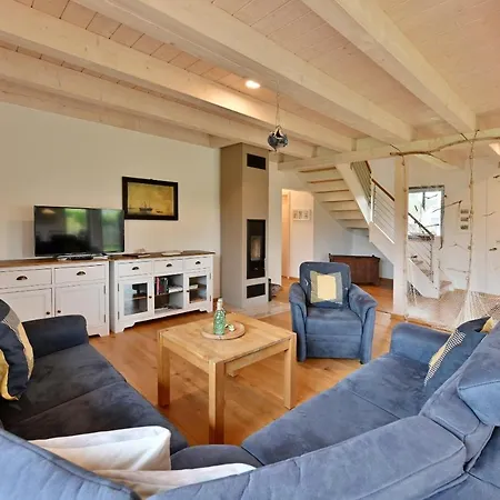 Holiday home Reetdachhaus 